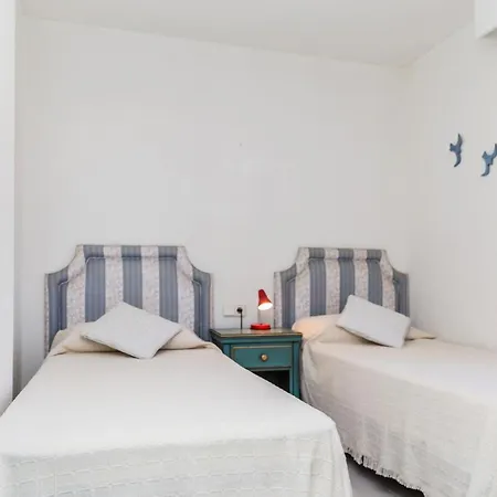 Oasis Club Ii Triplex By Rock
